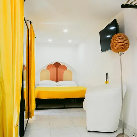 Luminoso Rifugio Vicino La Metro Appartement Naples